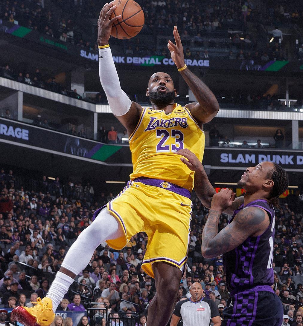 世界杯客户端下载中心-东契奇42+7+8！湖人12分不敌国王，看数据：他是头号罪人！