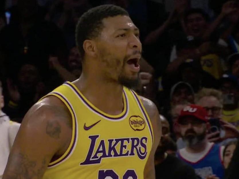 世界杯手机直播-斯马特：队友们无比信任彼此，本场胜利对准备季后赛意义重大